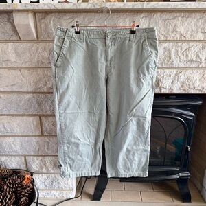 Jamaica Bay Olive Green Capri Pants 16